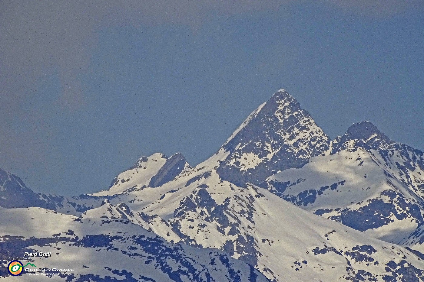 62 Colto l'attimo di sole...zoom sul Pizzo del Diavolo.JPG -                                